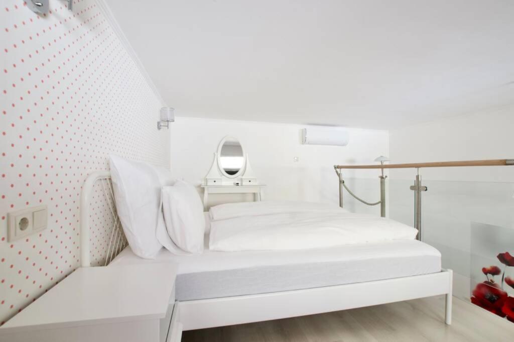 Standard Apartment By Hi5- Rose Street'S Home 부다페스트 외부 사진